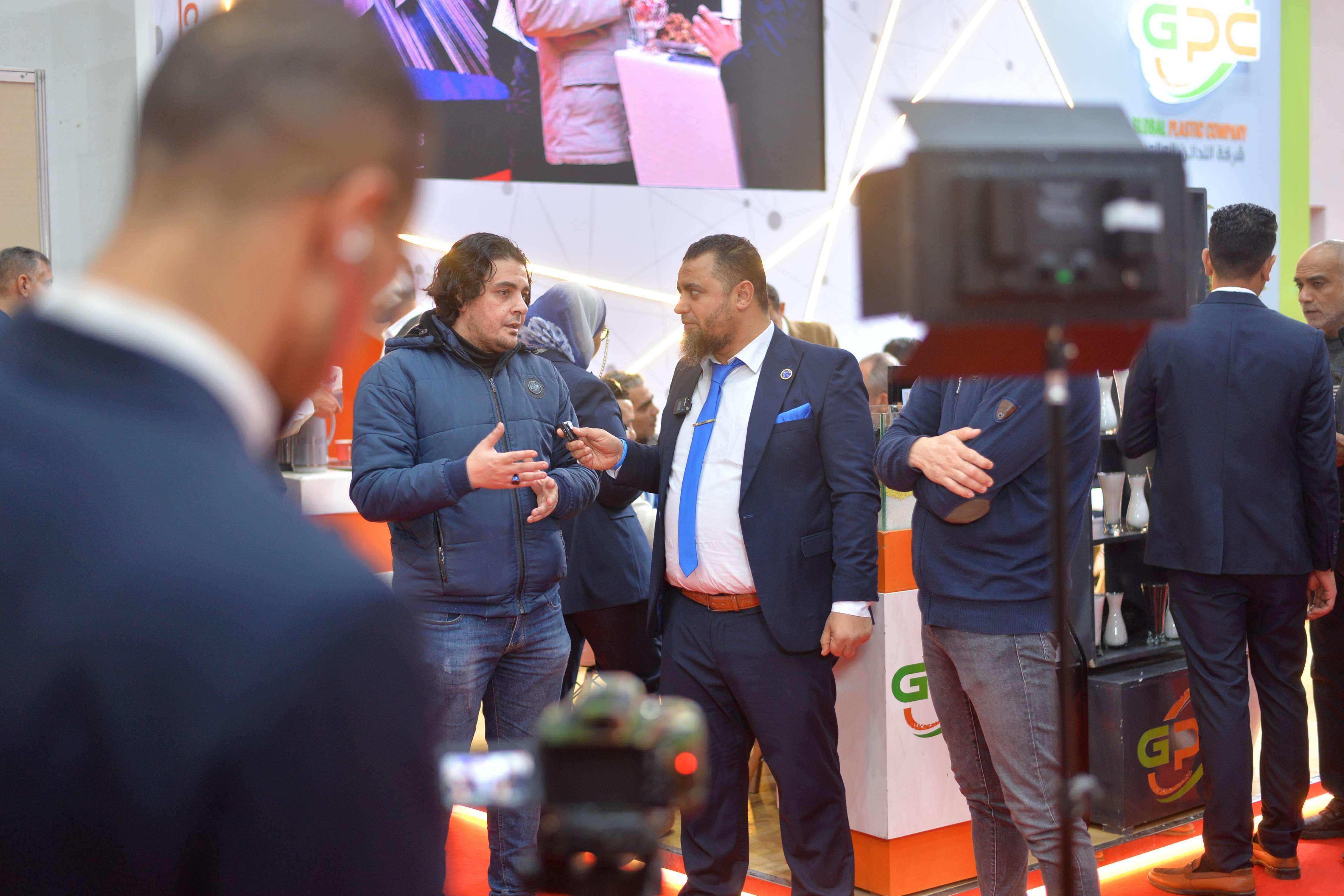 تقديم الحلول للعملاء - شركة اللدائن العالمية